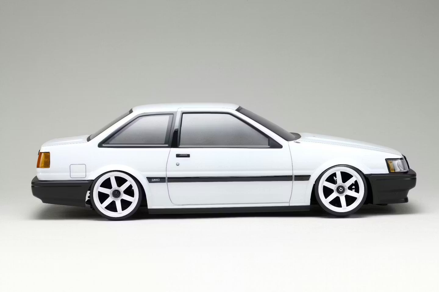 Yokomo TOYOTA Corolla Levin (AE86) 2-Door Body Set - SD-AE86L2B