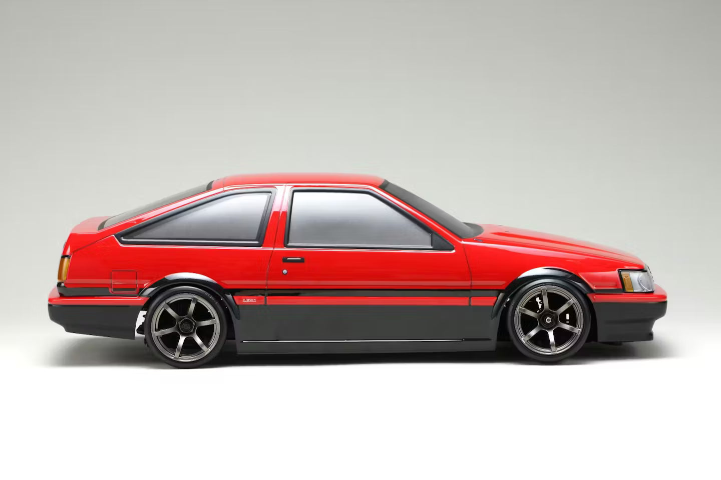 Yokomo TOYOTA Corolla Levin (AE86) 3-Door Body Set - SD-AE86L3B