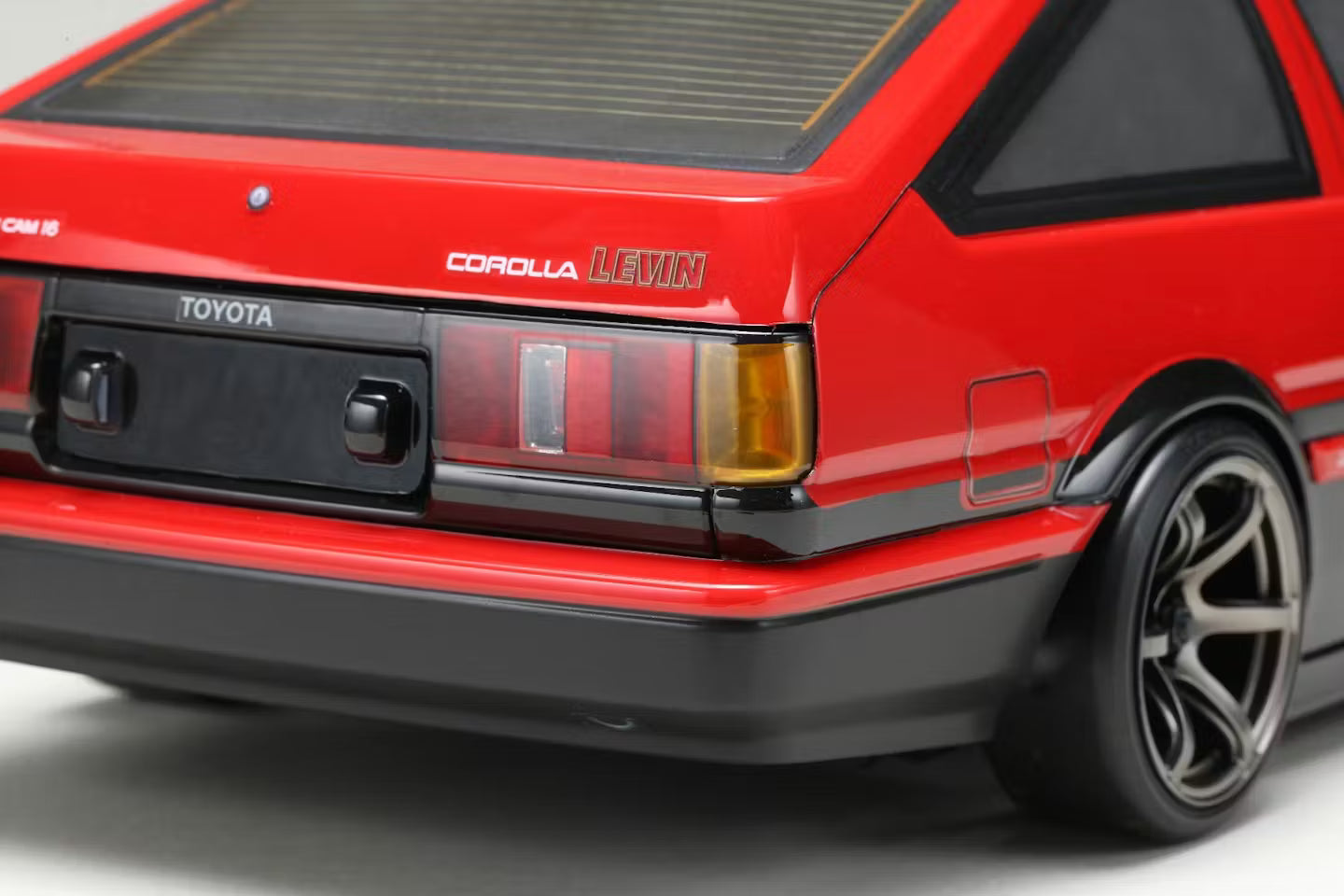 Yokomo TOYOTA Corolla Levin (AE86) 3-Door Body Set - SD-AE86L3B