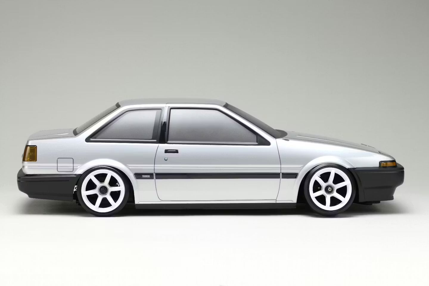 Yokomo TOYOTA Sprinter Trueno (AE86) 2-Door Body Set - SD-AE86T2B