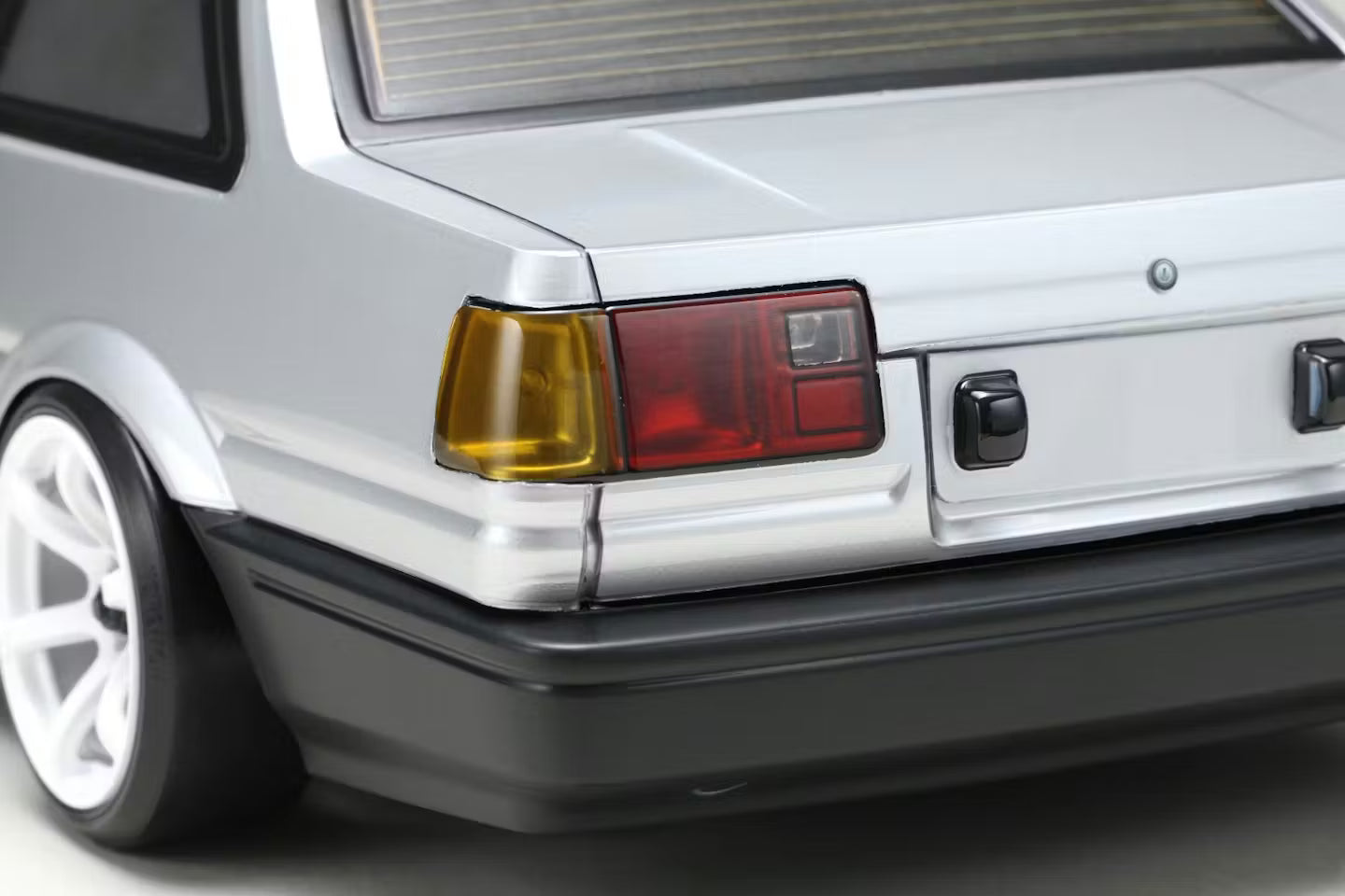 Yokomo TOYOTA Sprinter Trueno (AE86) 2-Door Body Set - SD-AE86T2B