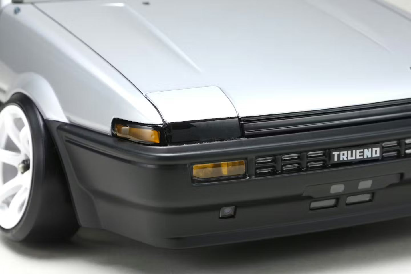 Yokomo TOYOTA Sprinter Trueno (AE86) 2-Door Body Set - SD-AE86T2B