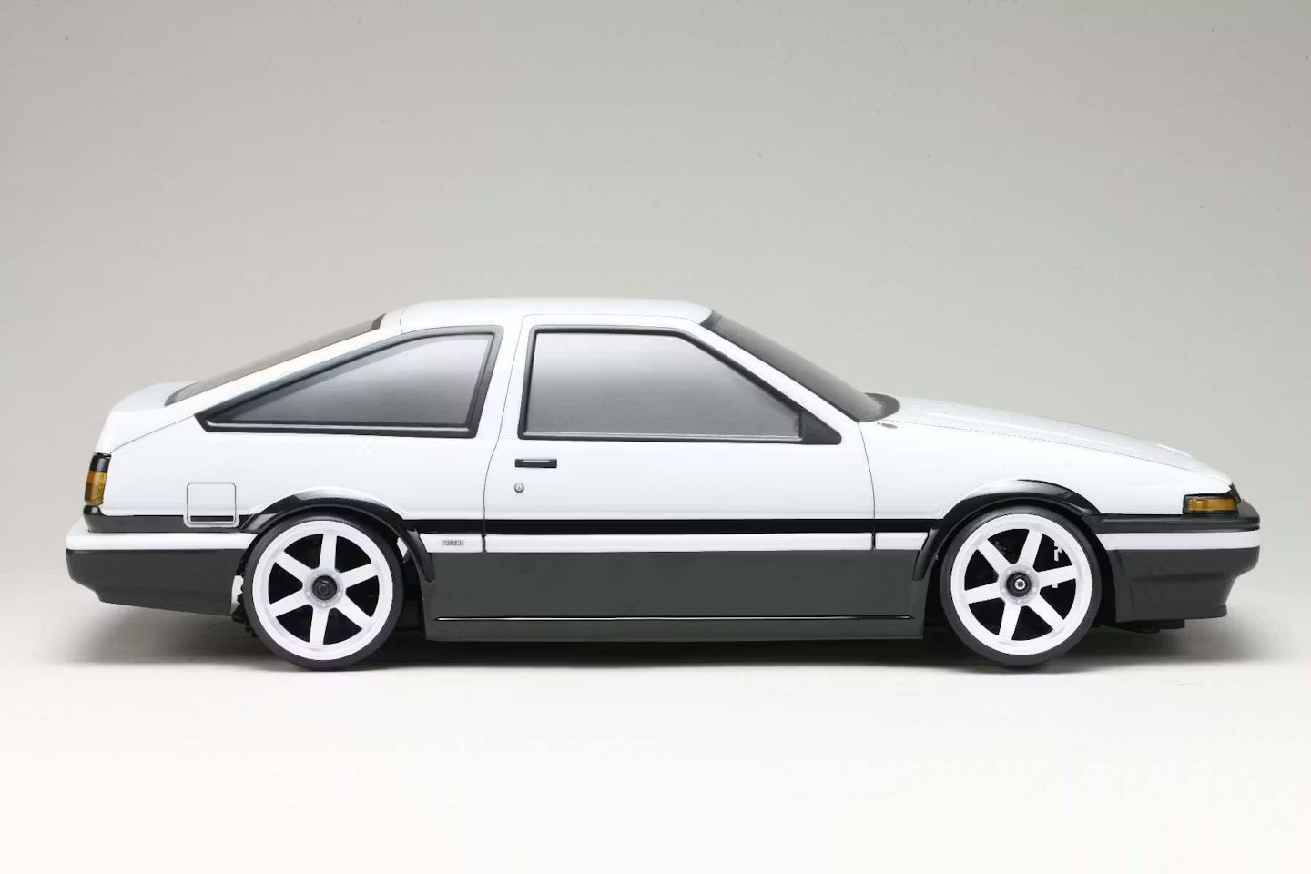 Yokomo TOYOTA Sprinter Trueno (AE86) 3-Door Body Set - SD-AE86T3B